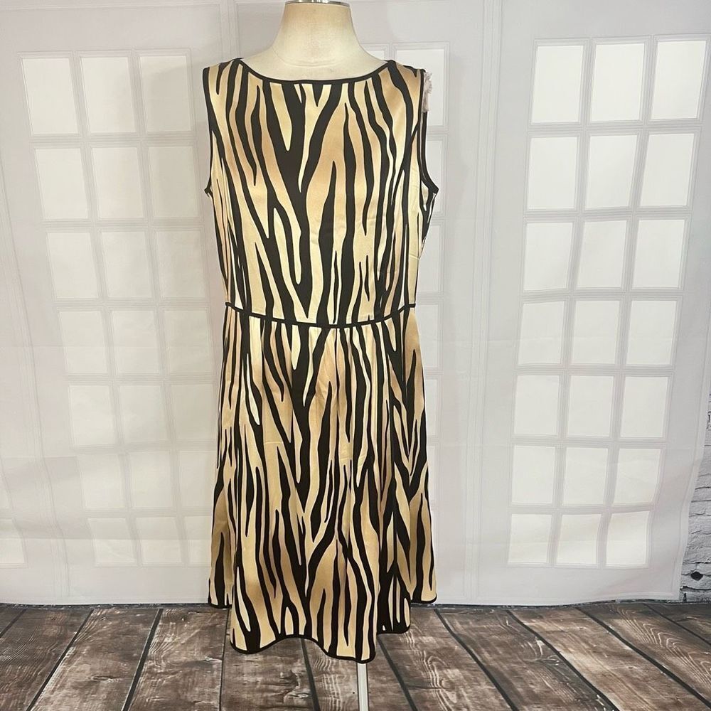 St John silk tiger print sleeveless a-line dress size 12 - Picture 4 of 14